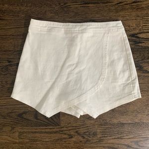 Ruby and Jenna white envelope skort, size small